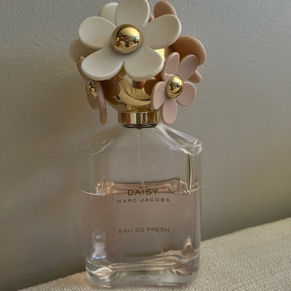 Daisy Eau so fresh.